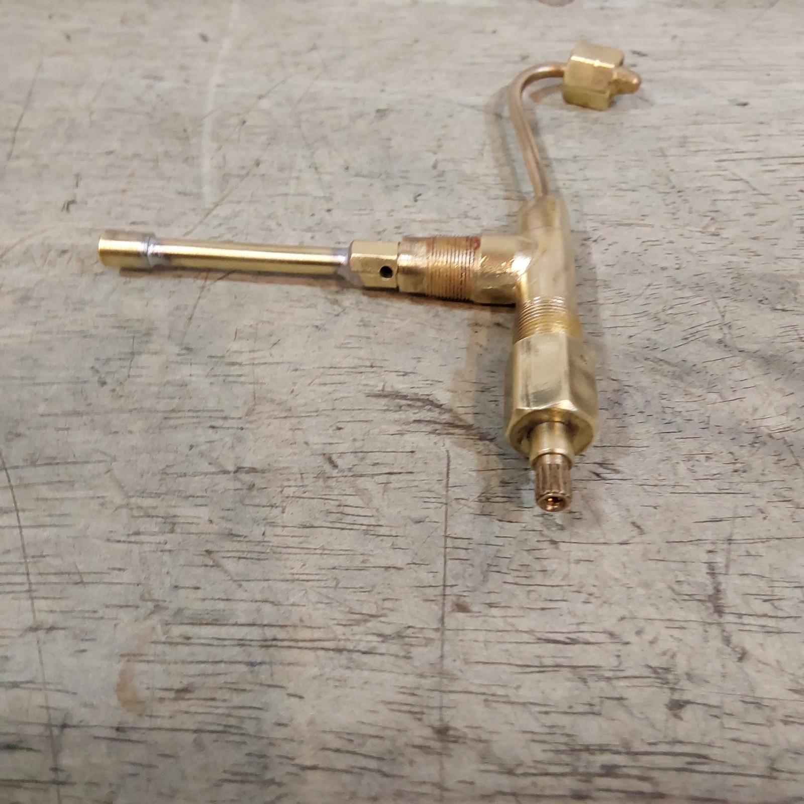 Coleman 502 Stove – Valve Assembly