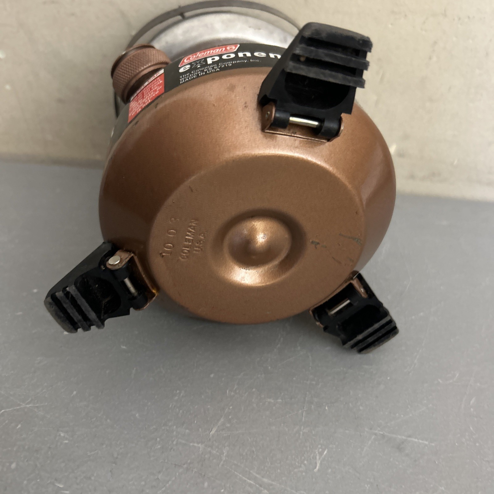 Coleman “Exponent” Multi Fuel Stove Model 550B (dented/ Peeled Paint)