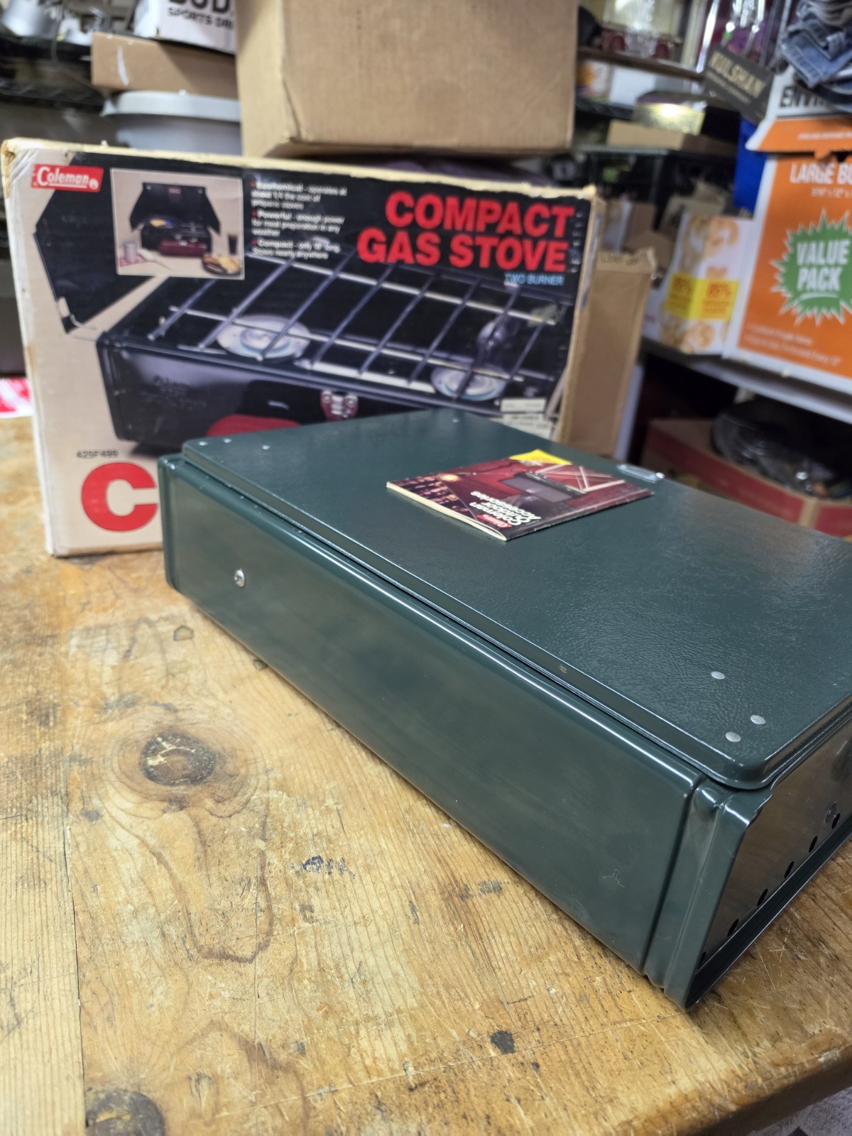 VTG Coleman 425F499 2 Burner Camp Stove w/ Original Box 5/1989 Classic Green USA