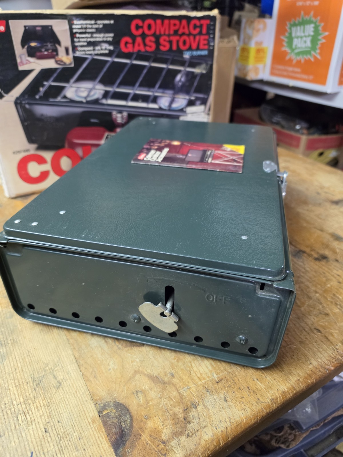 VTG Coleman 425F499 2 Burner Camp Stove w/ Original Box 5/1989 Classic Green USA