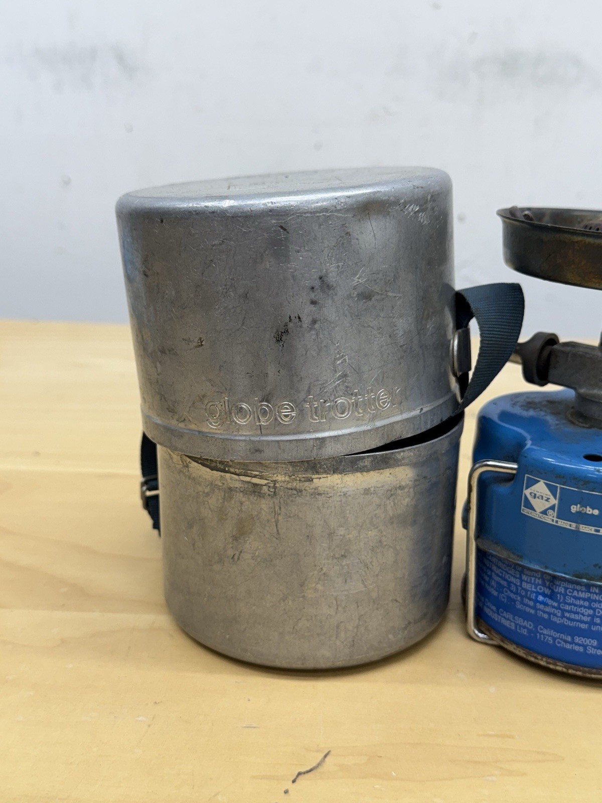 GAZ GLOBE TROTTER BACKPACK STOVE WITH METAL CANISTER BUTANE POT