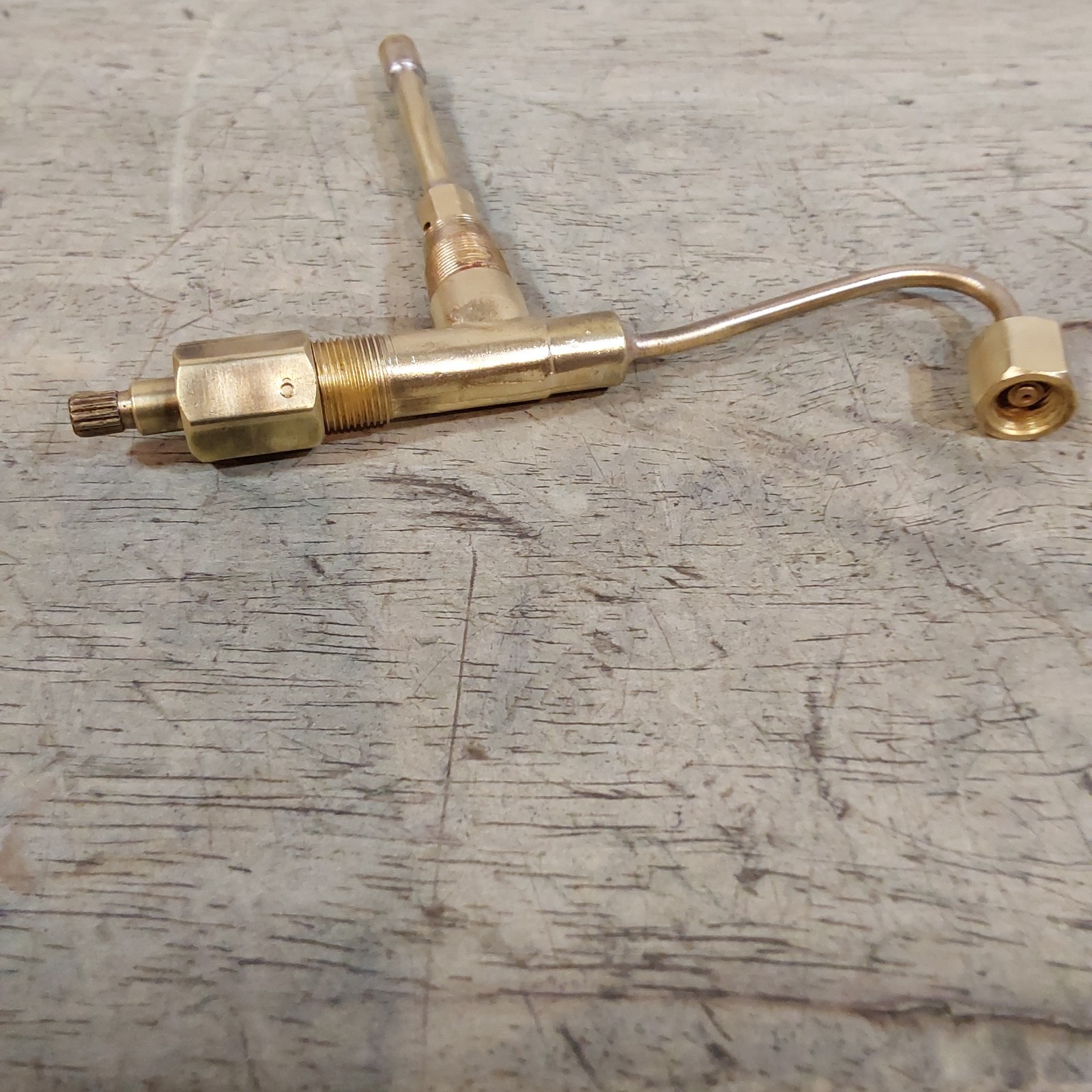 Coleman 502 Stove – Valve Assembly