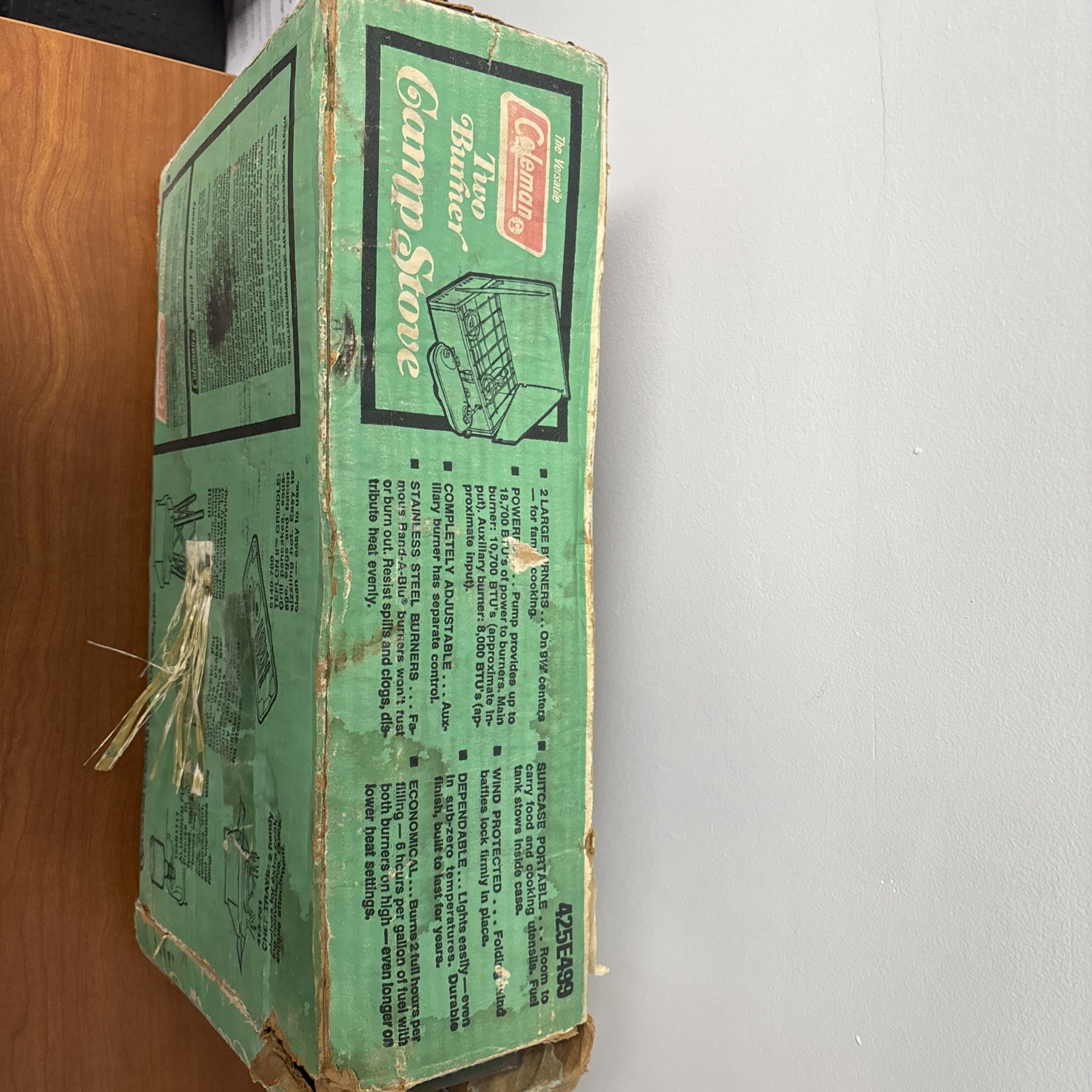 Vintage 1970s Coleman 2- Burner Camp Stove Model 425F499 w/ Original Box