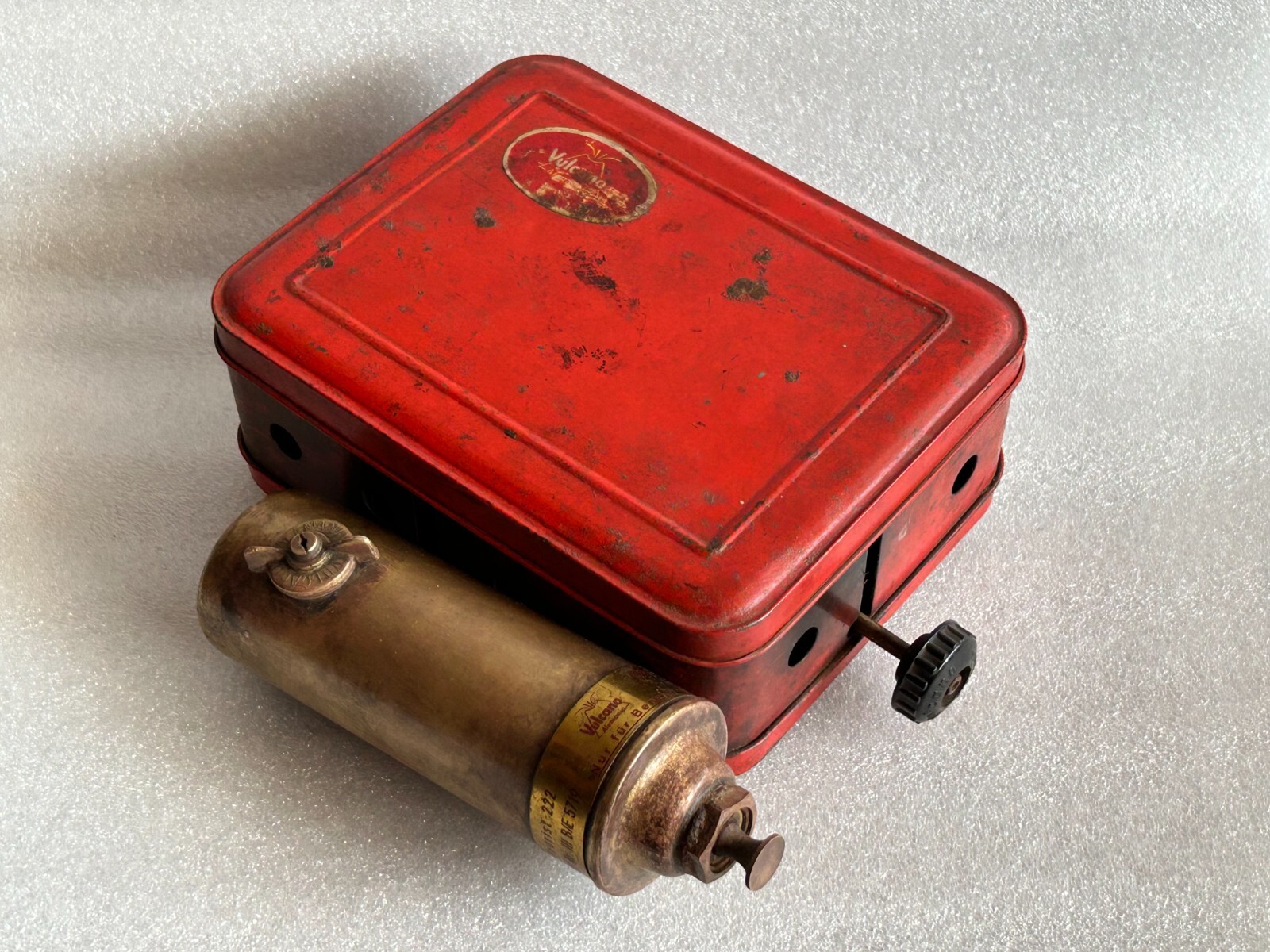 OLD VINTAGE VULCANO ALEMANIA BRASS KEROSENE CAMP STOVE WITH ORIGINAL TIN BOX