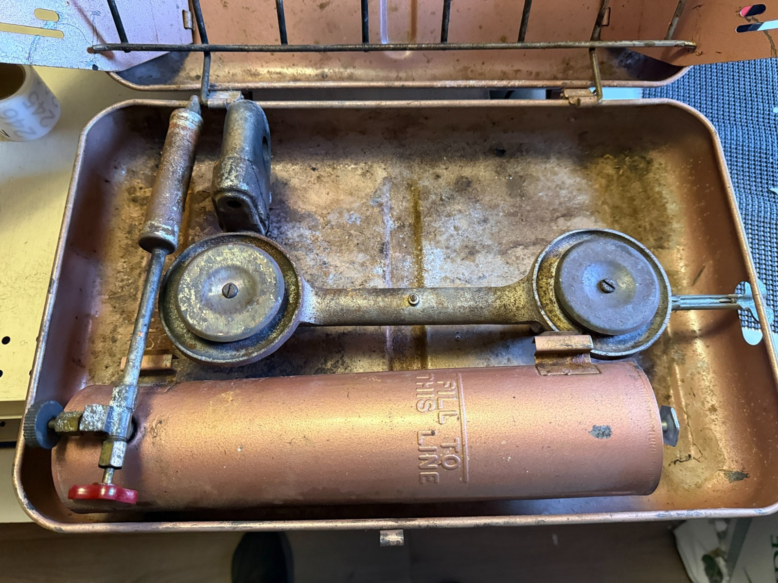 VINTAGE KAMPKOOK CAMP STOVE LCS22/UNTESTED-DOES HOLD PRESSURE/50’S ERA/NICE