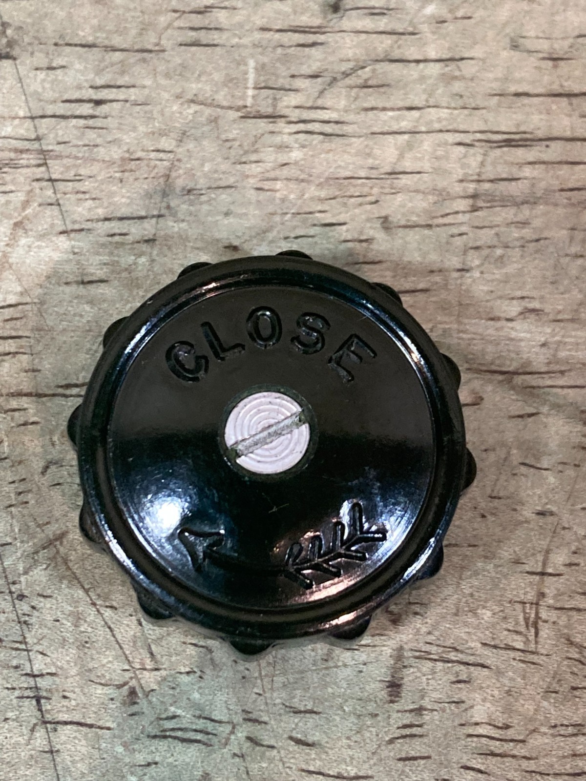 Rogers 523 Stove – Valve Wheel Knob and Screw – Off un-fired Stove