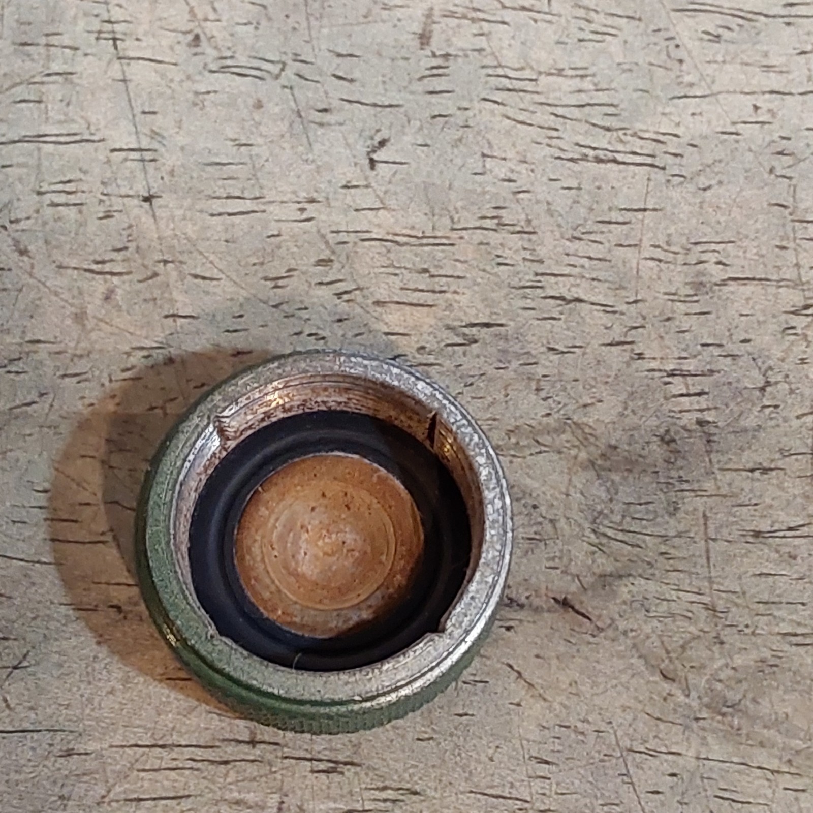 Coleman 502 Stove – Fuel Filler Cap – Good Seal – Paint Flaws
