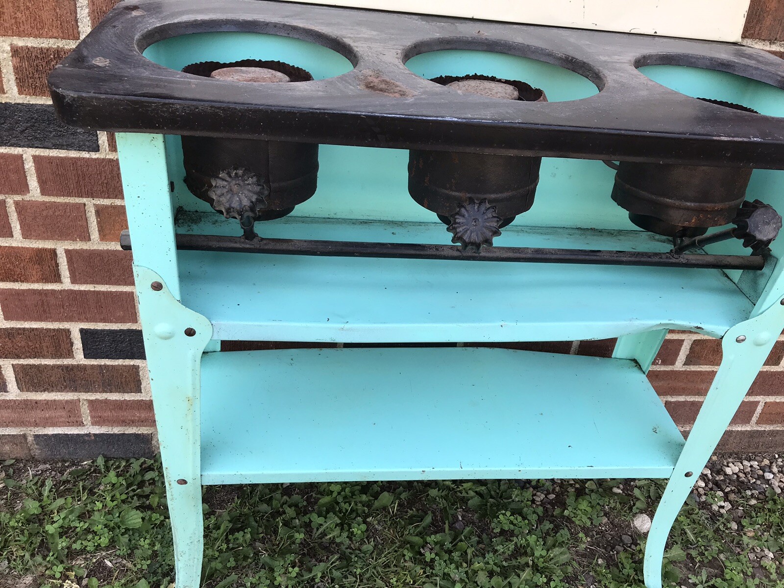 VTG 3 BURNER OUTDOOR TURQUOISE STOVE 39.5” TALL X 35 X 14 1/3” DEEP