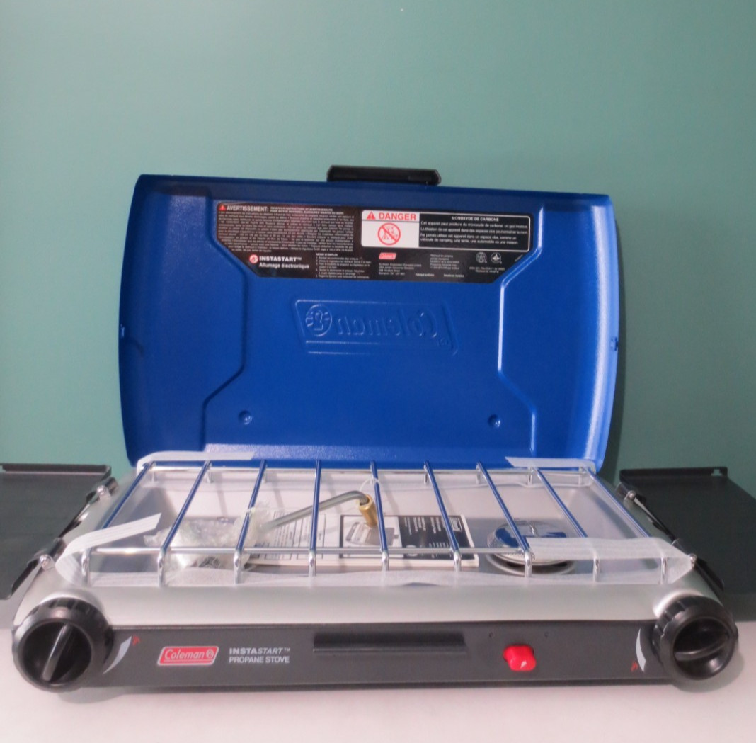 COLMAN – New PERFECTFLOW INSTASTART 2 BURNER Propane Stove – 22,000 BTU – 10 Lbs