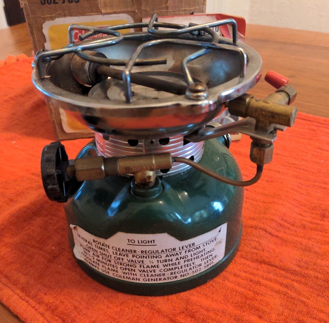 VinTagE 1979 COLEMAN SPORTSTER CAMP STOVE Model 502-700 w Box and Manual