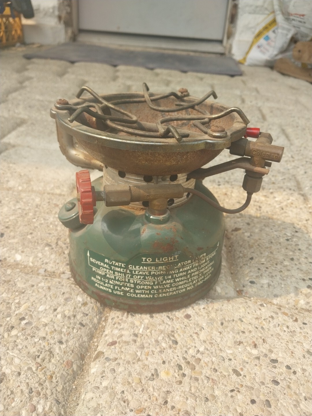 Vintage Coleman 502 One Burner Stove 12/70 Camp Cooking