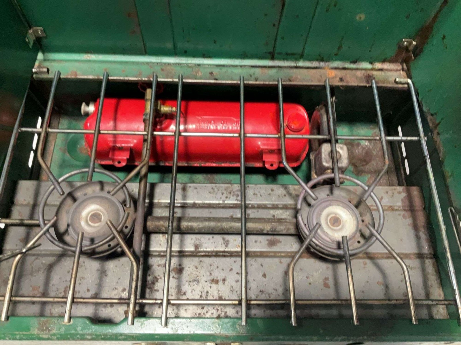 Coleman 413A Two Burner Green Camp Stove with Red Fuel Tank Vintage