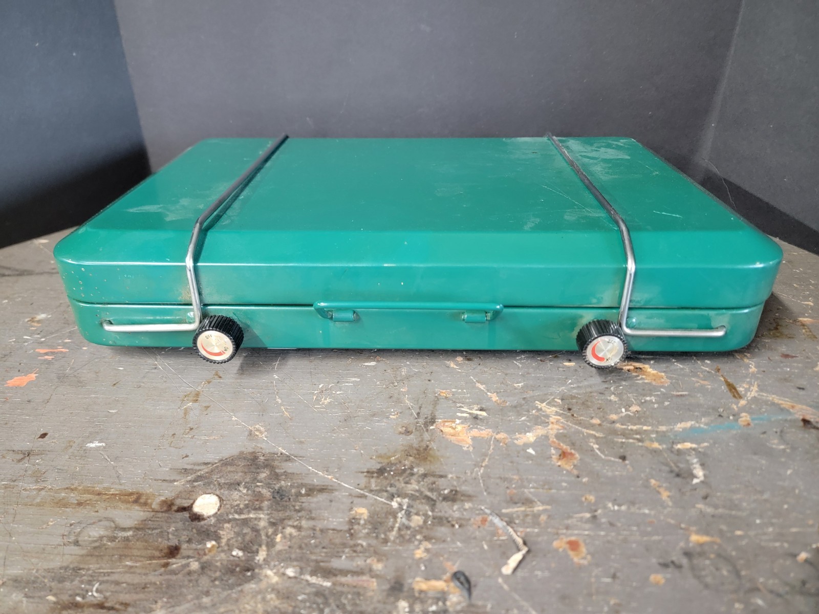 GREATLAND PORTABLE CAMP STOVE 2 BURNER for Propane Bottle Cylinder Super Clean
