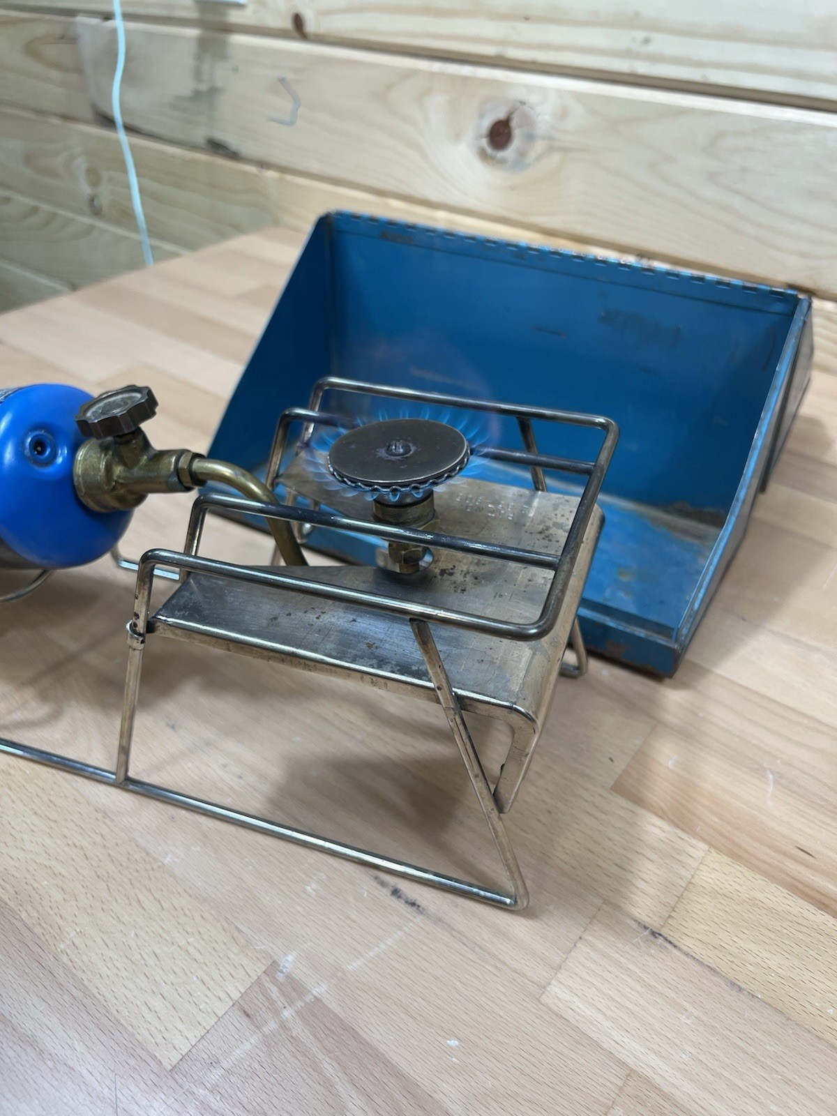 Vtg Rare Turner Portable Single Burner Propane Gas Cap Stove L-104 W/ Box Works