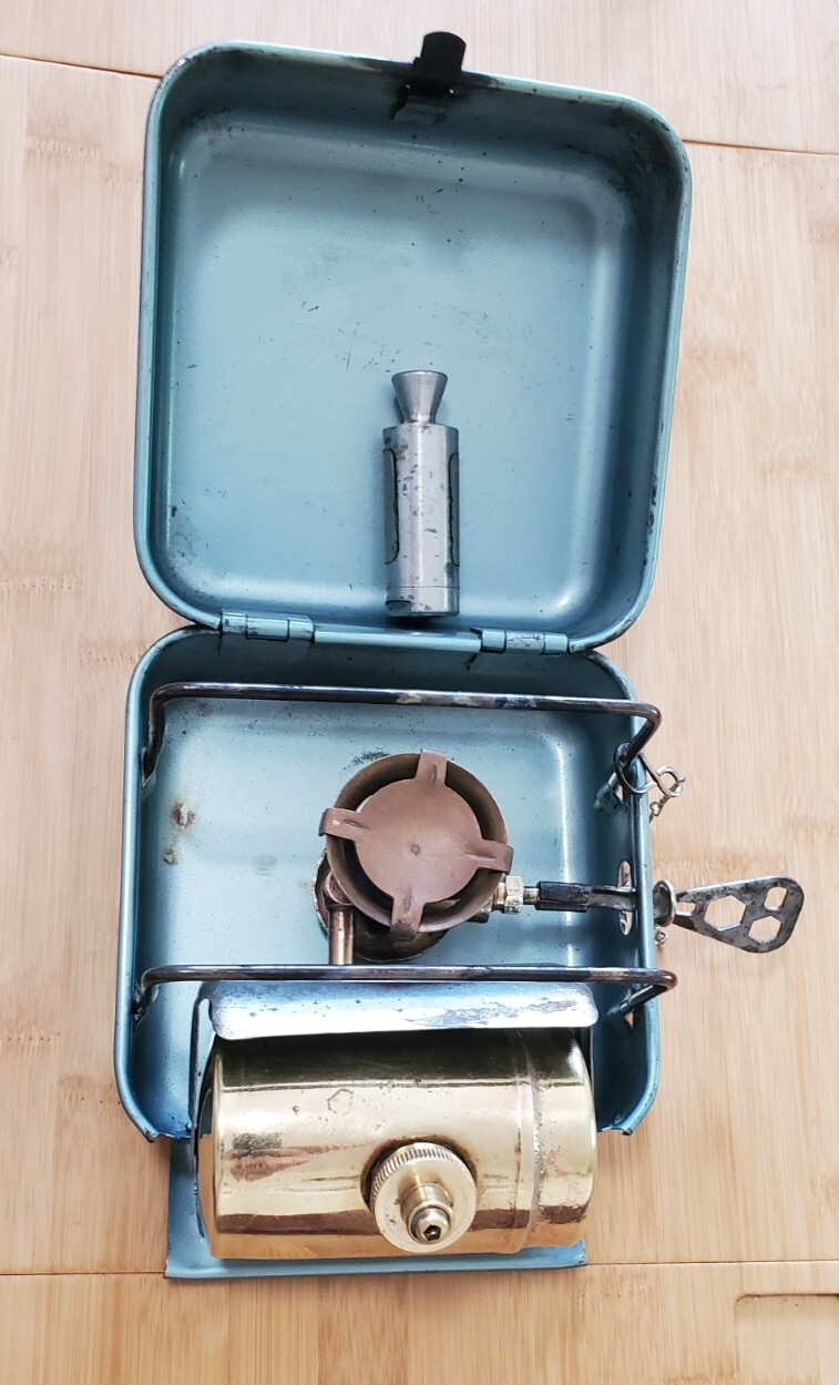 OPTIMUS 8R Vintage Swedish Portable Gasoline/White Gas Camp Stove in Clamshell