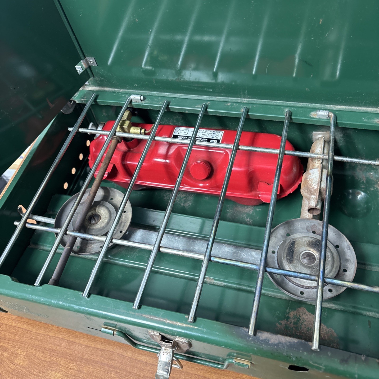 Vintage 1970s Coleman 2- Burner Camp Stove Model 425F499 w/ Original Box