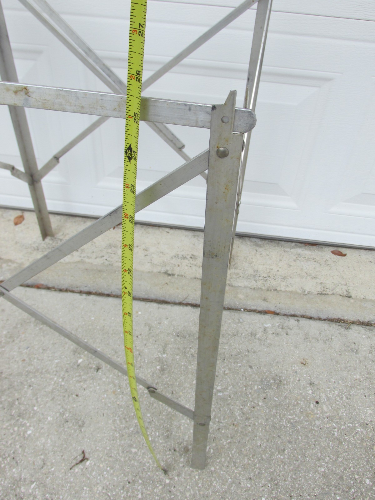 Vintage Coleman Folding Aluminum High Stand for Camping/Cooler/Stove 26″ Tall
