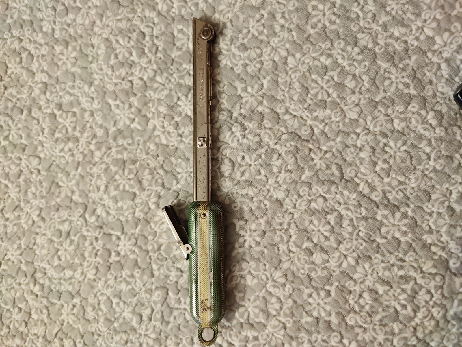 Vintage Coghlan’s IMCO Camp Stove & Lantern Lighter Working Green Color Rare.