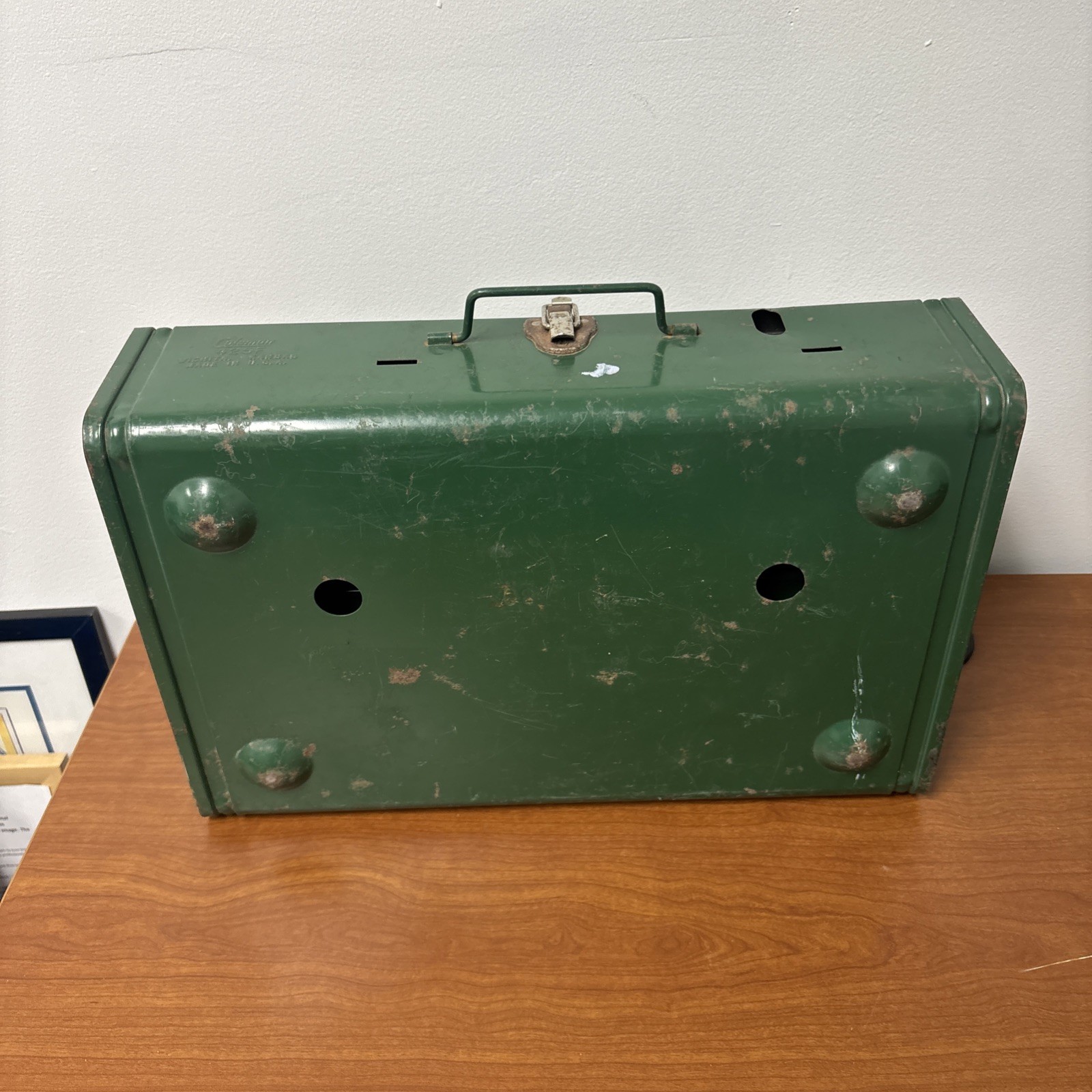 Vintage 1970s Coleman 2- Burner Camp Stove Model 425F499 w/ Original Box