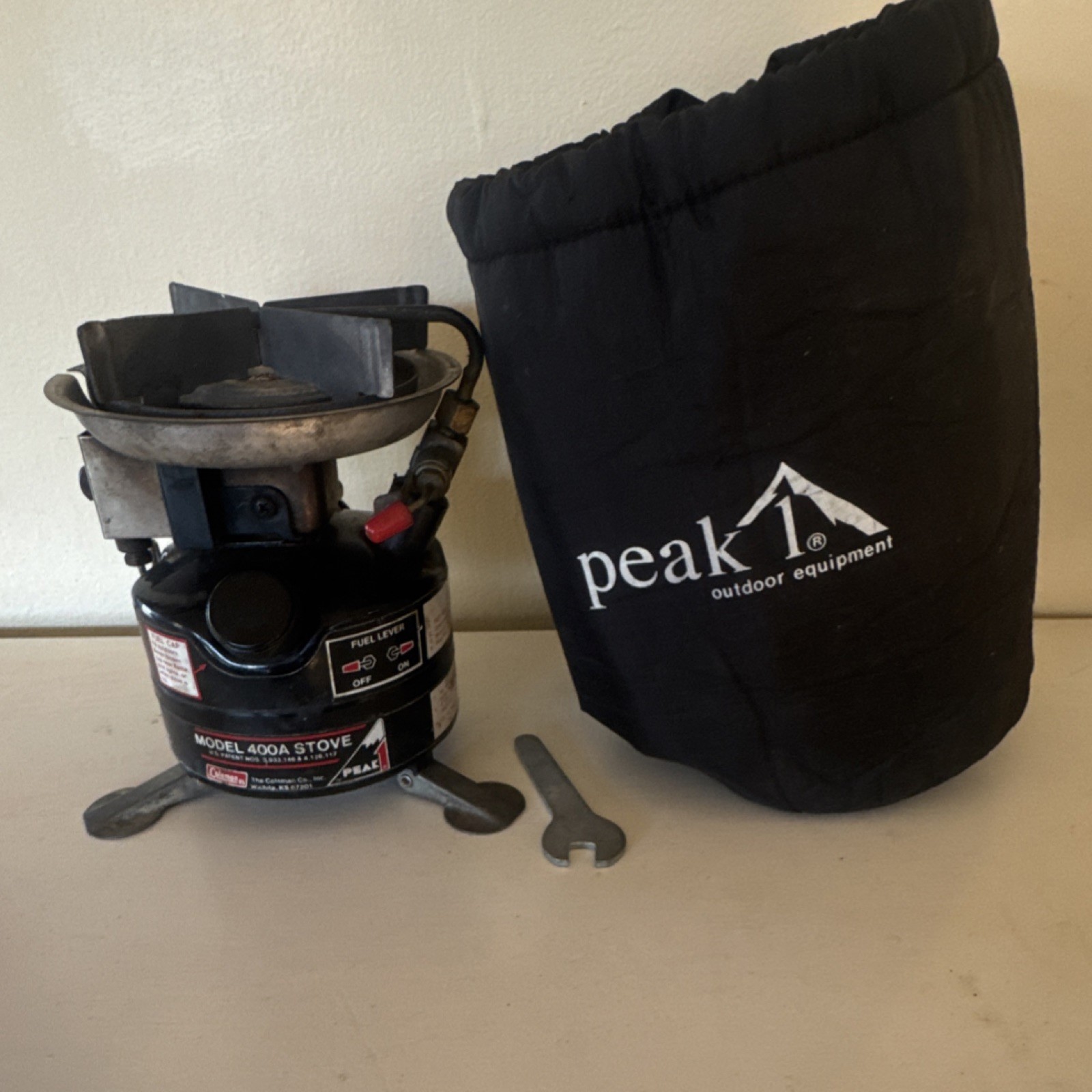 Vintage Coleman Peak 1 Model 400A Portable Gas Stove with Case & Wrench