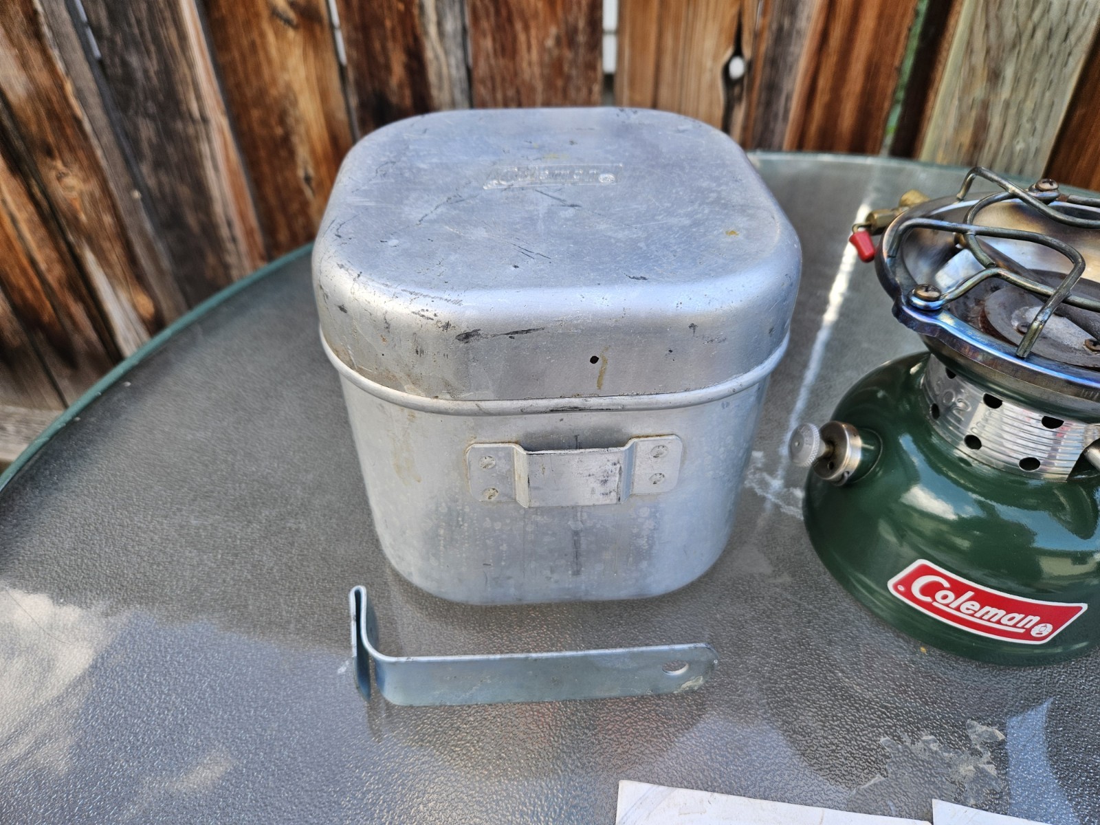 1974 COLEMAN 502 Single Burner Camp Stove With Aluminum Cook Kit Case Heat Drum