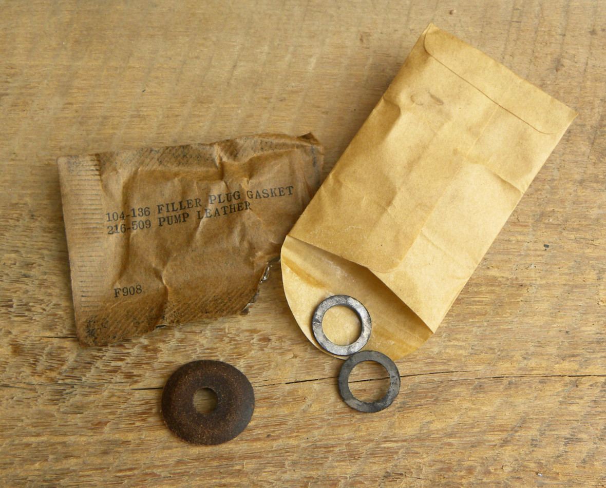 Coleman 523 Military Stove Filler Plug Gasket / Pump Leather ( READ )