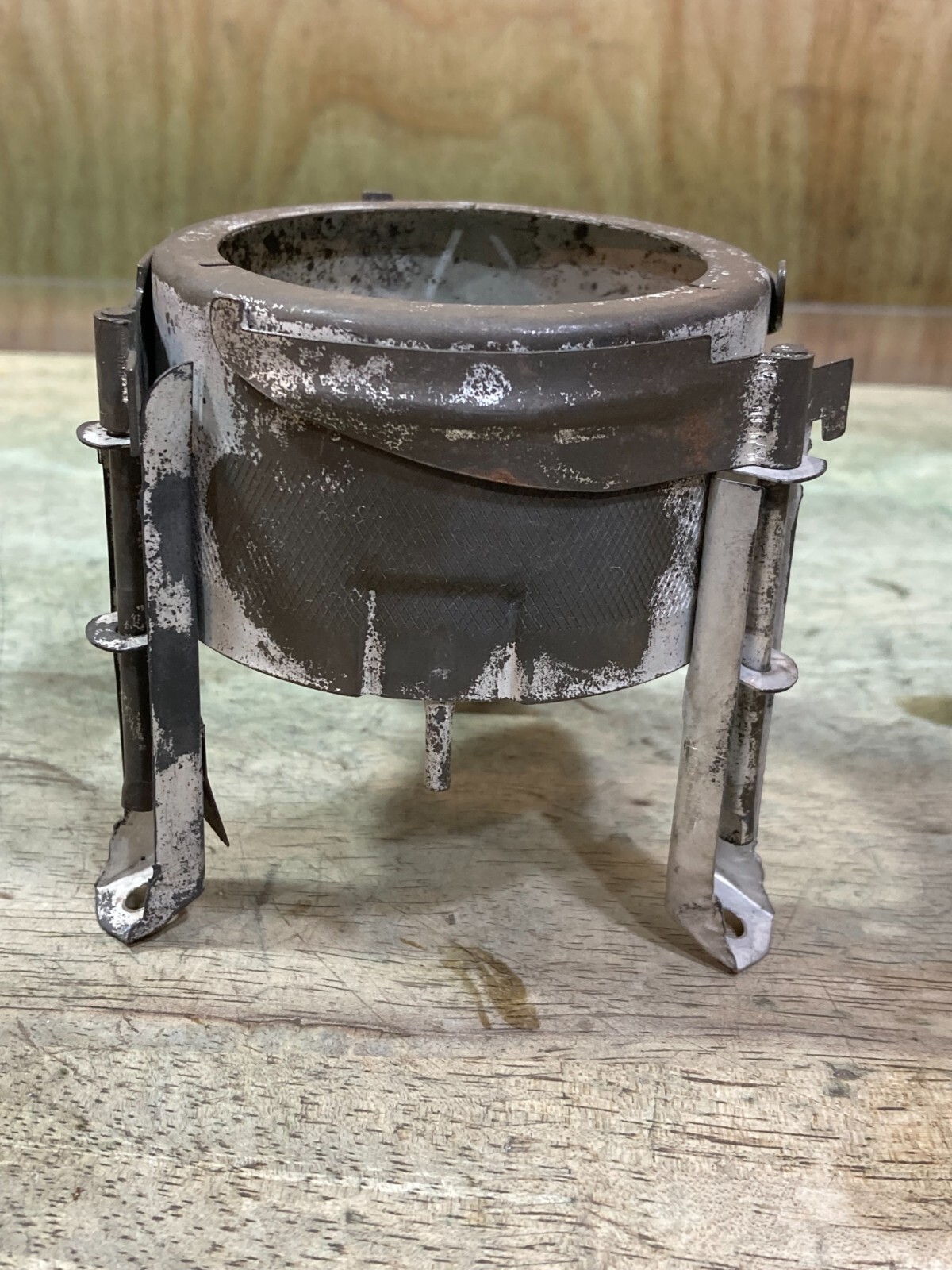 M1950 Rogers Stove – Grate – Discoloration – From Un-fired Stove