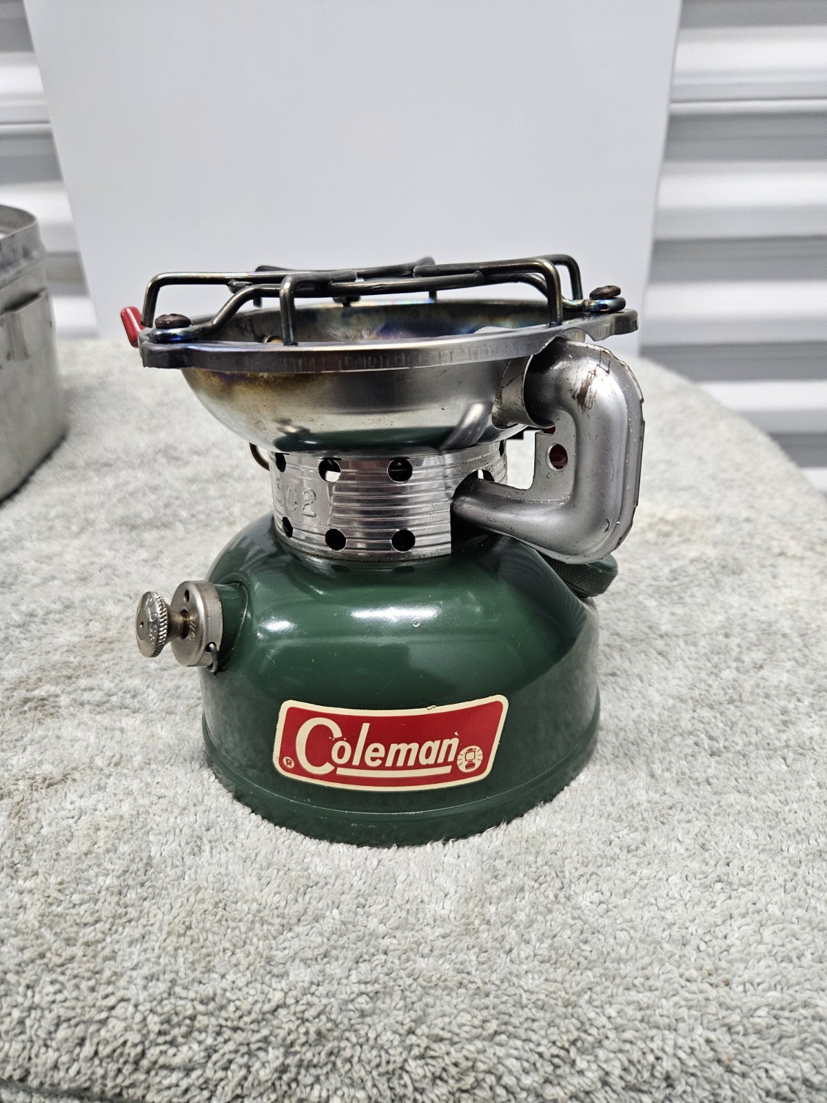 1971 COLEMAN 502 Single Burner Camp Stove With Aluminum Cook Kit Case Heat Drum