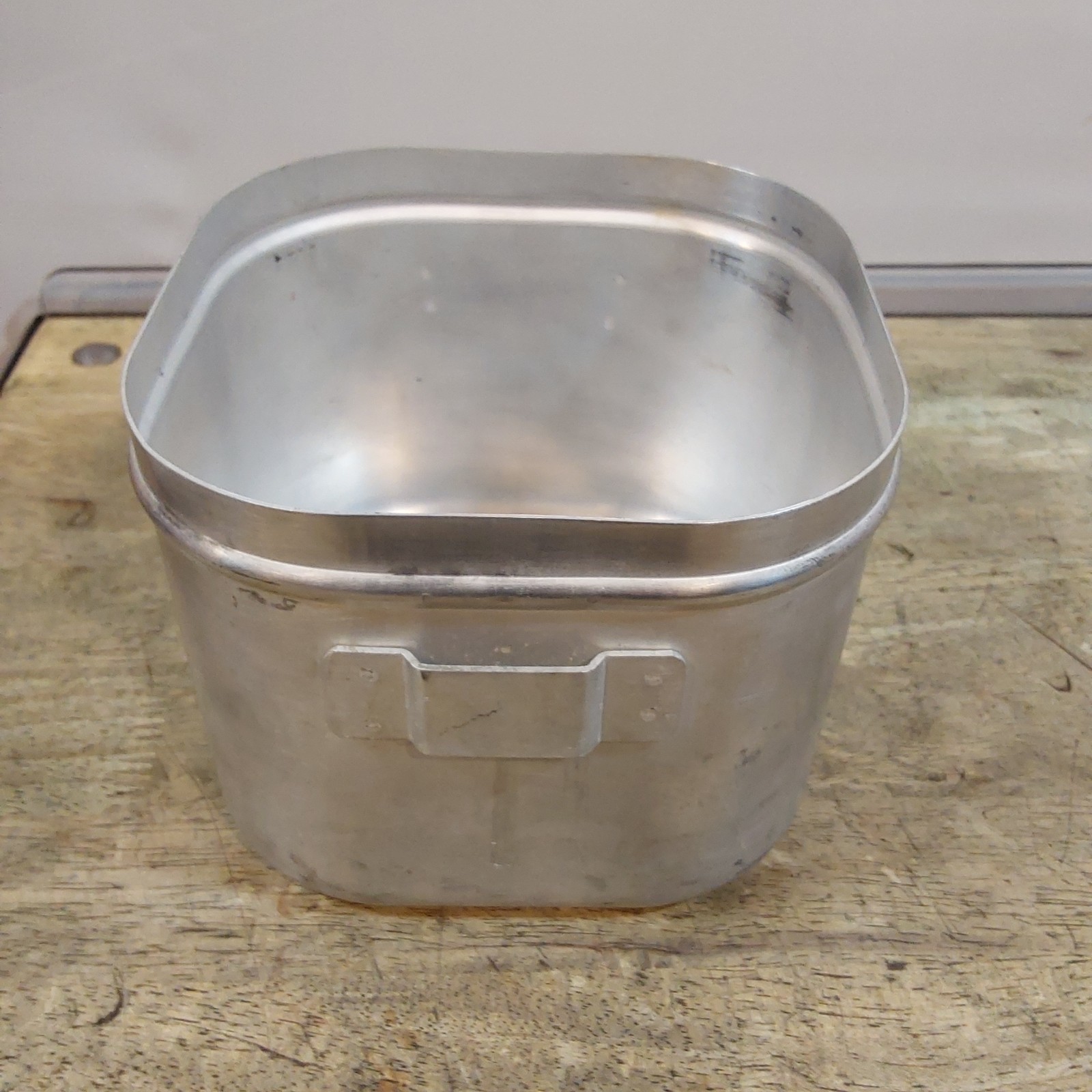 Coleman 501 502 Stove – Case BOTTOM Half – Cook Pot – Scuffs & Scratches