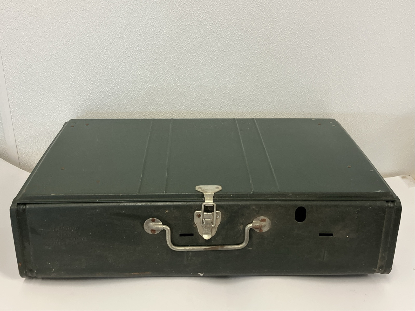 Vintage Coleman 413H Two Burner Camp Stove