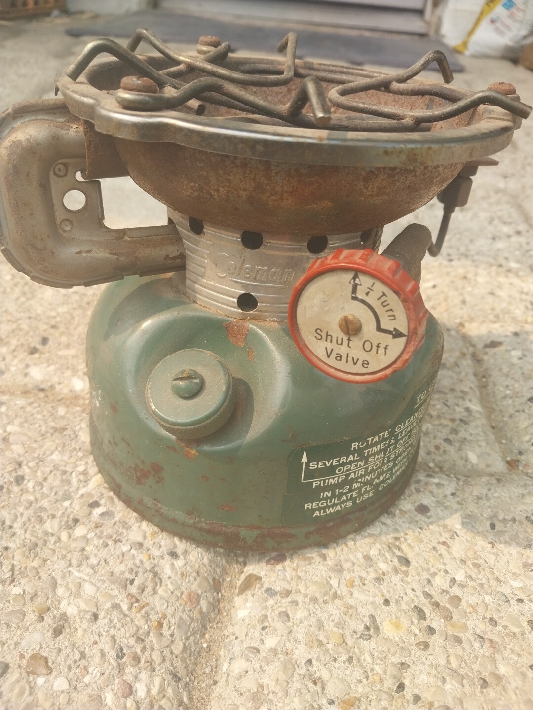 Vintage Coleman 502 One Burner Stove 12/70 Camp Cooking