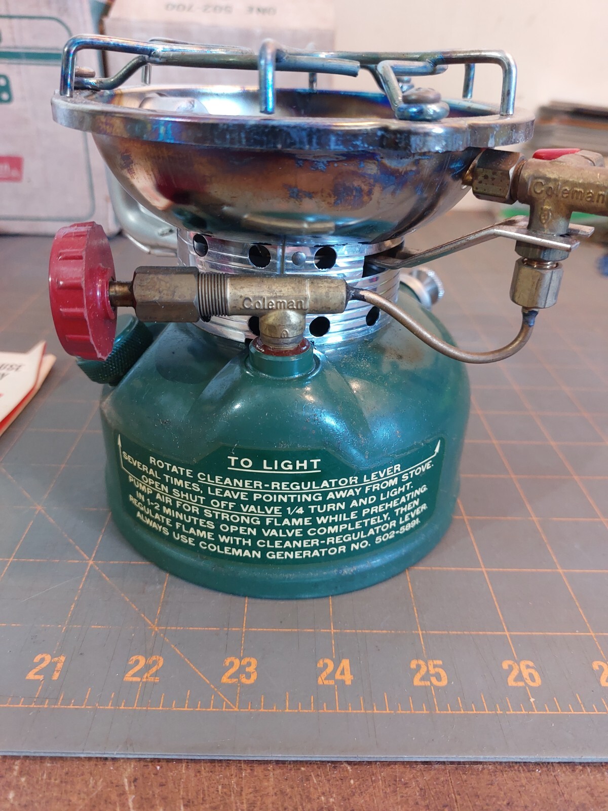COLEMAN 502-700 SINGLE BURNER CAMP STOVE 1970 w BOX 502-800 Kit