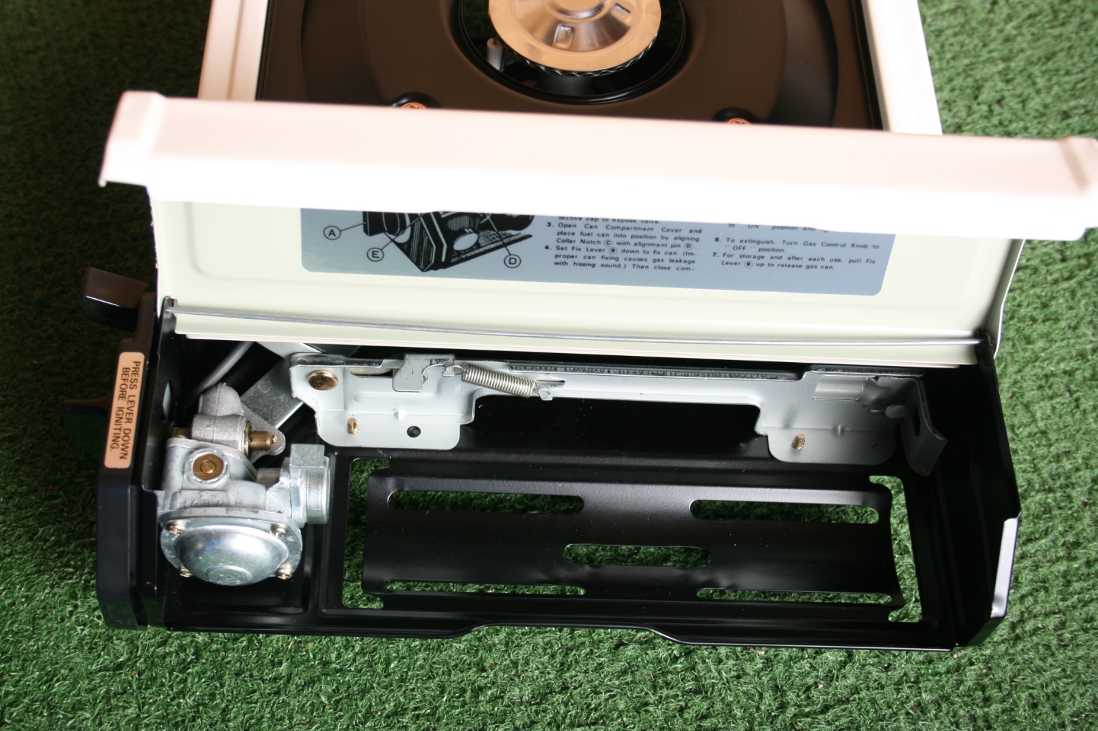 IWATANI B-9 No Match Portable Table-Top Butane Stove Indoor Outdoor Camping RV
