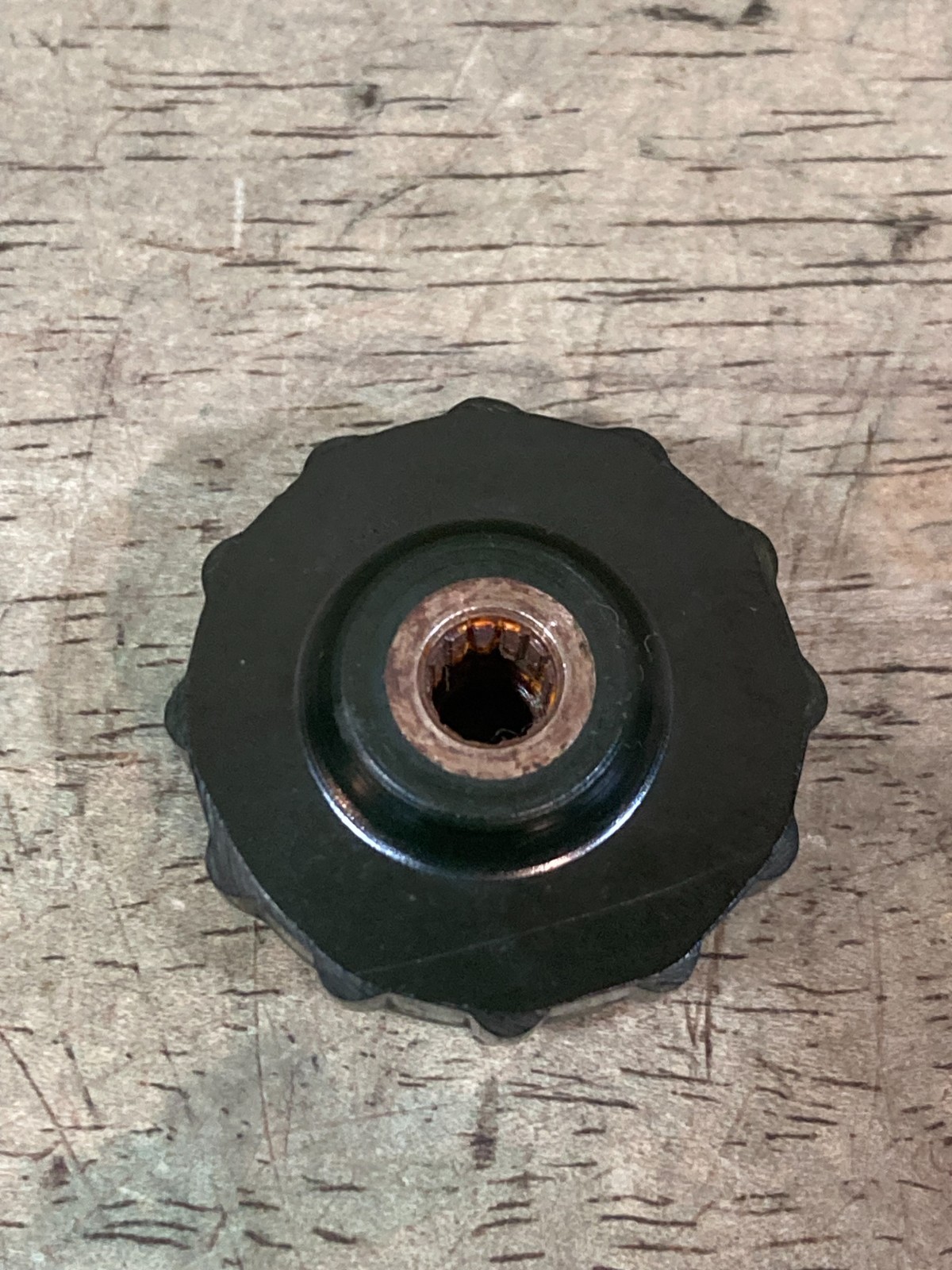 Rogers 523 Stove – Valve Wheel Knob and Screw – Off un-fired Stove