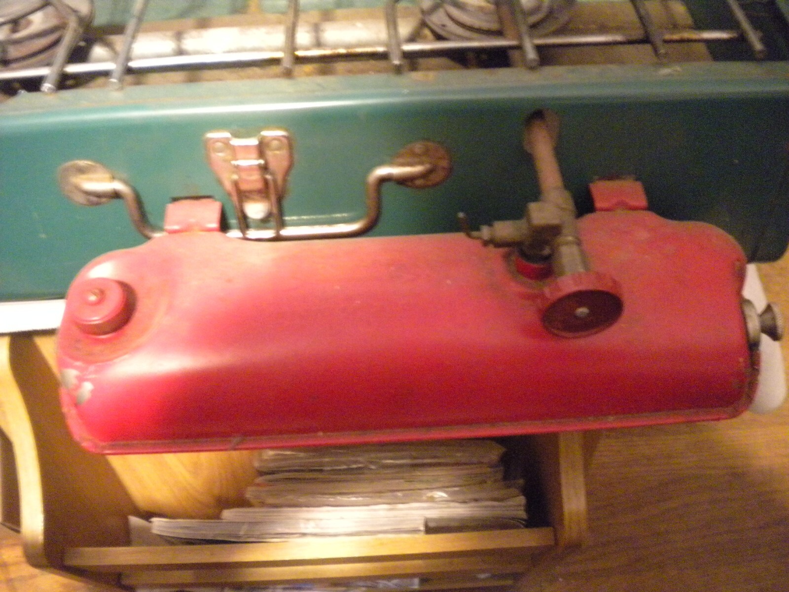 Coleman 2 Burner Camp Stove Model 413G Dated 5/70 Tested and Working