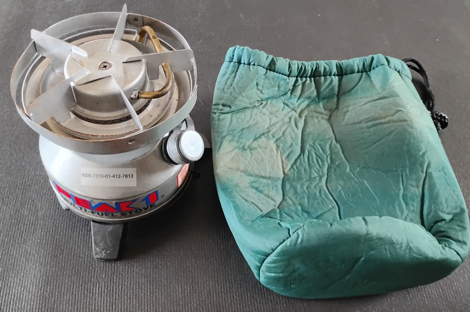 Vintage Coleman Peak 1 Stove