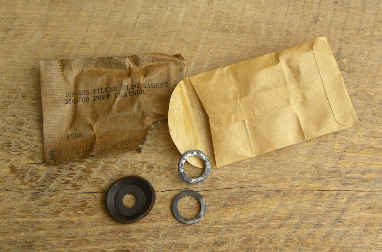 Coleman 523 Military Stove Filler Plug Gasket / Pump Leather ( READ )