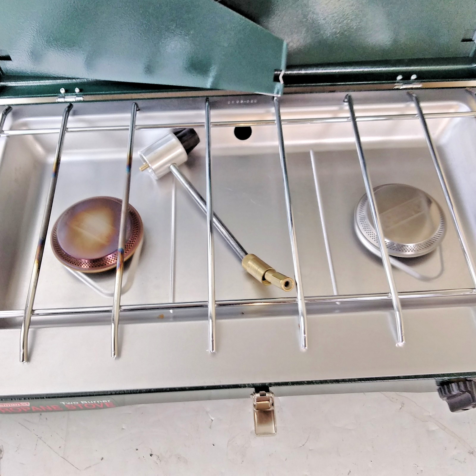 Coleman Two Burner Propane Camping Stove MODEL 5430E 10,000 BTU / Burner
