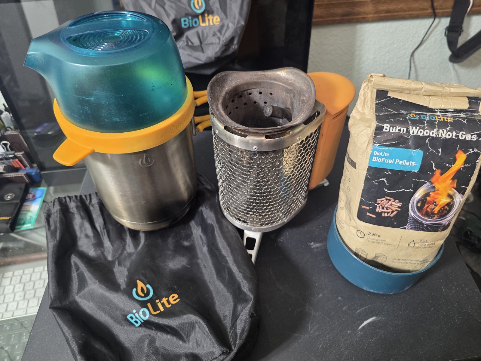 BioLite Wood Burning CampStove USB Charge Camp/Camping Cook System Stove