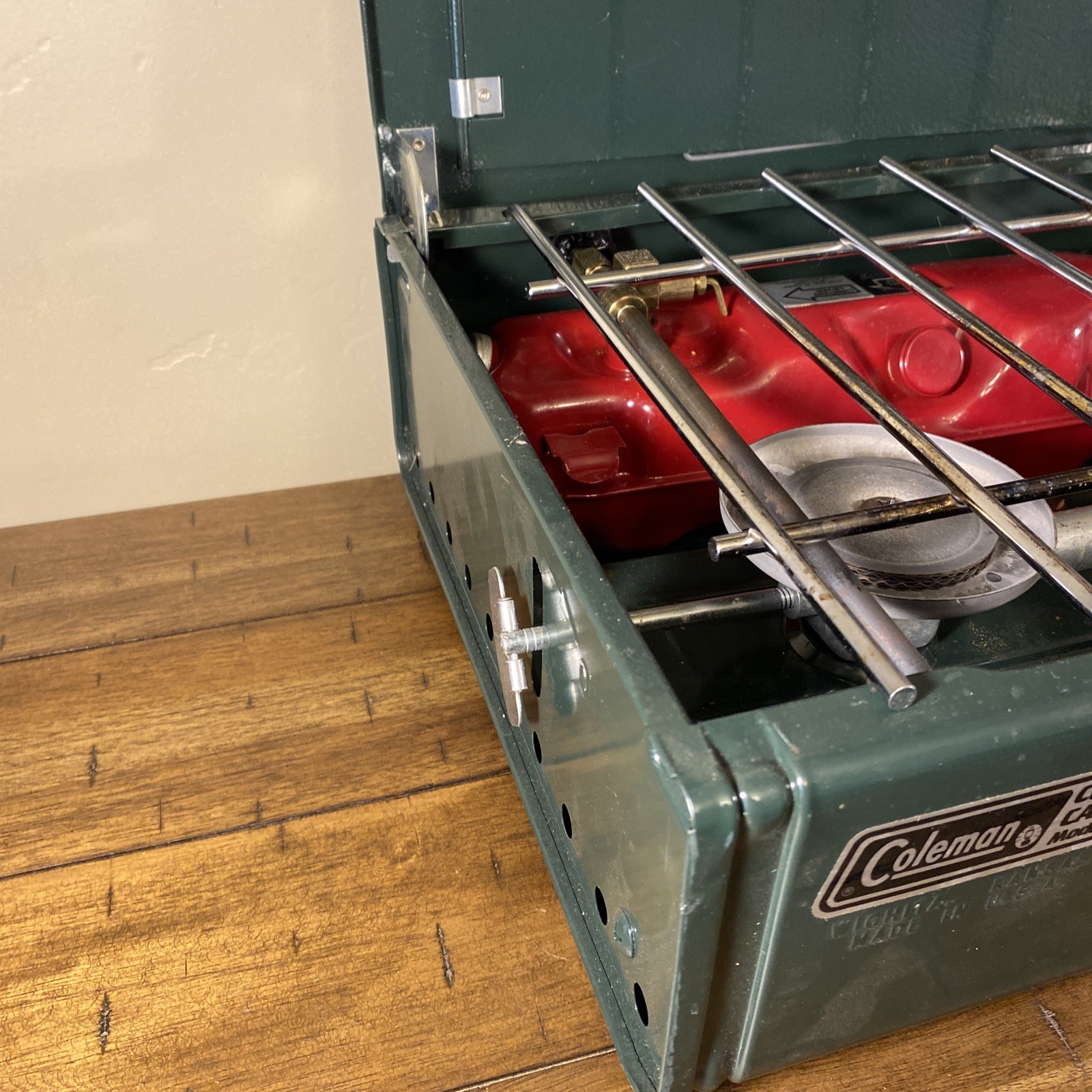 Coleman 425 Dual Fuel Camp Stove 2 Burner Camping Hunting Green Vintage