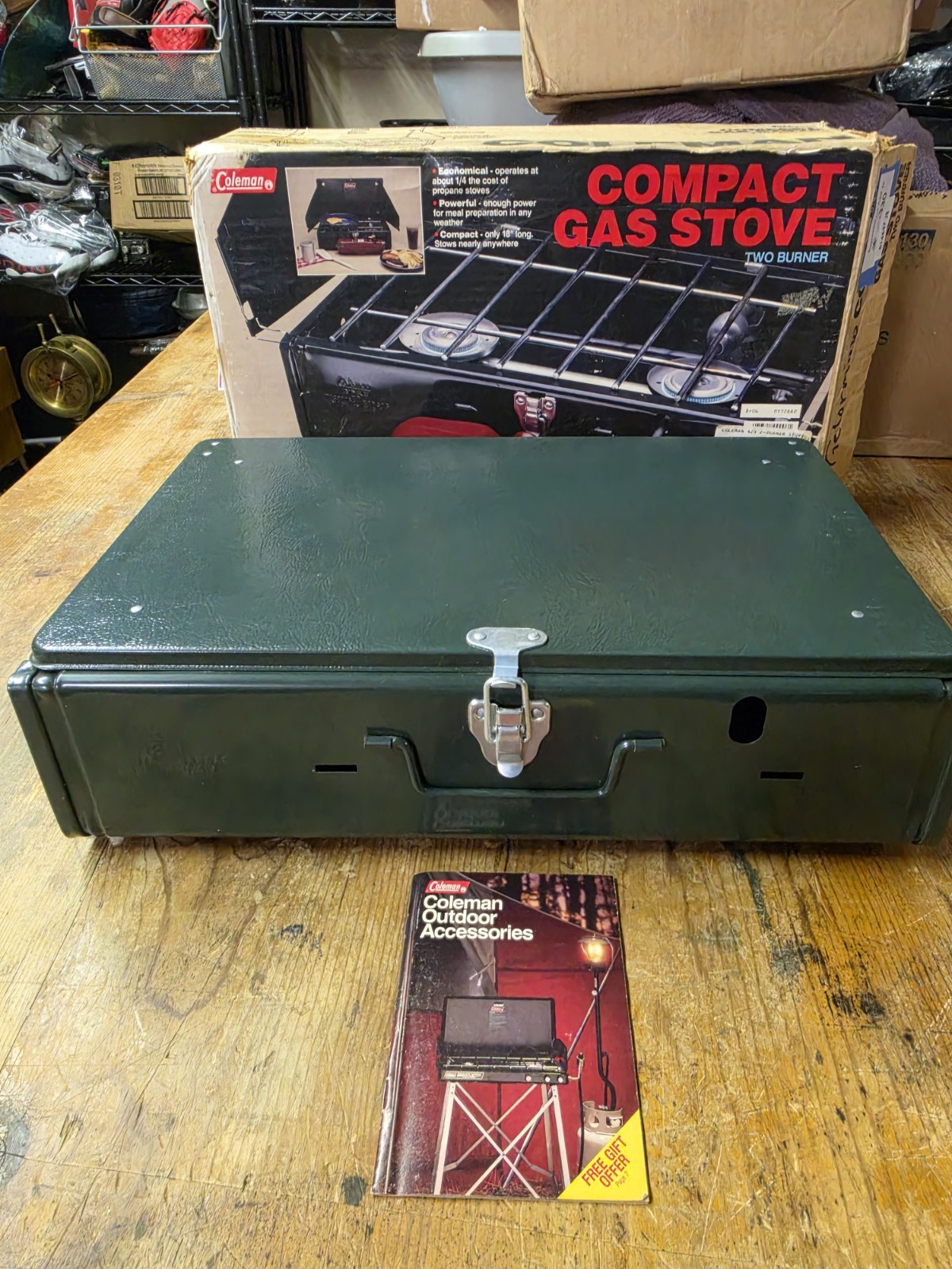 VTG Coleman 425F499 2 Burner Camp Stove w/ Original Box 5/1989 Classic Green USA