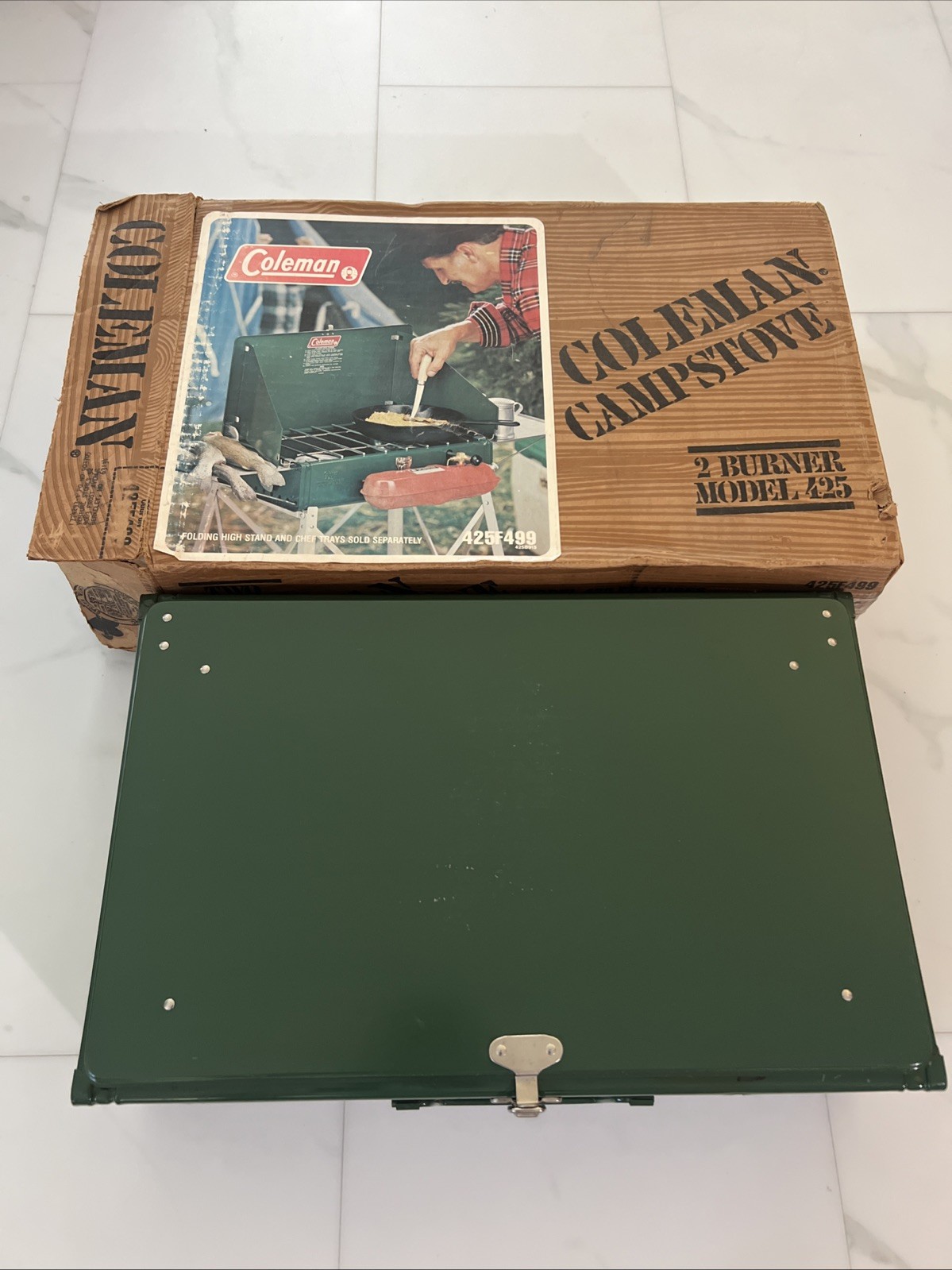1979 Coleman Camp Stove 2 Burner Model 425F499 w/Original Box USA